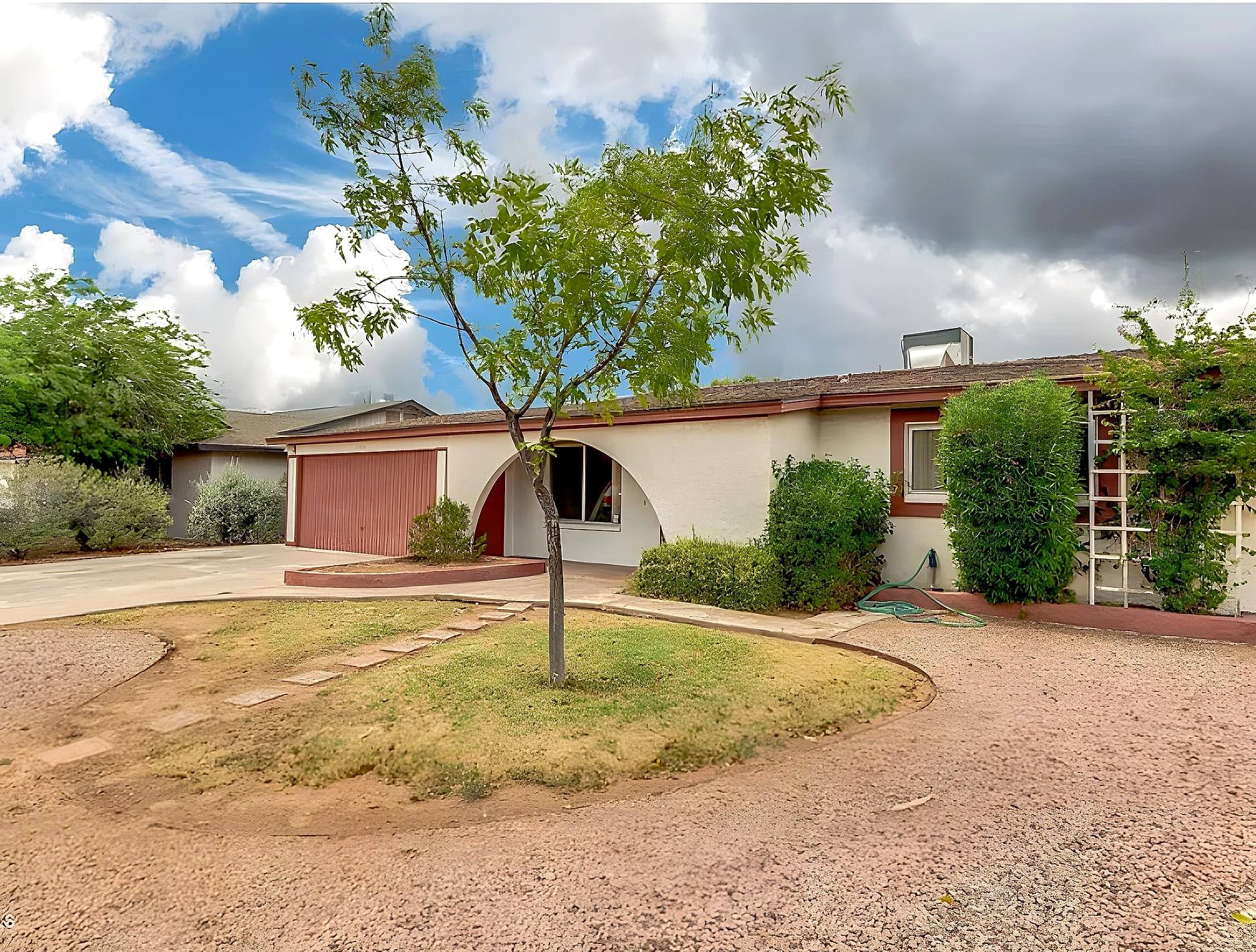 The house Cindy J. sold, in Glendale